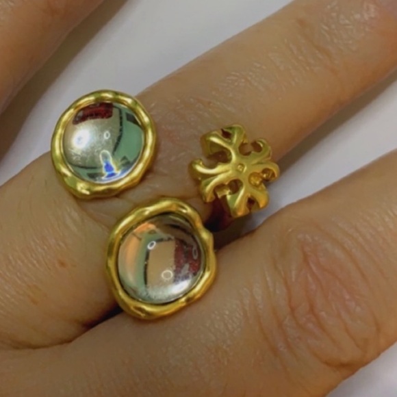 Tory Burch Jewelry - Sold out Tory Burch Roxanne clear stones Ring